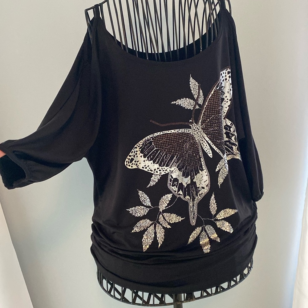 Cold shoulder glam top